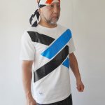 ＜義志ｘ剱伎衆かむゐ＞Tシャツ「組菱」白（黒ｘ紺碧）