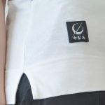 ＜義志ｘ剱伎衆かむゐ＞Tシャツ「組菱」白（黒ｘ緋）